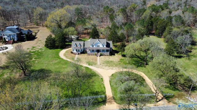 1409 Dug Hill Road, Brownsboro, AL 35741