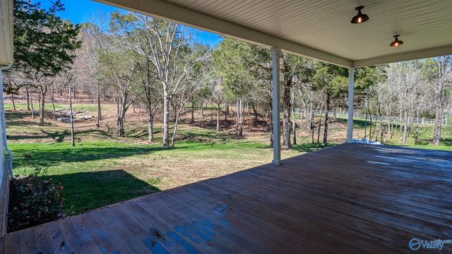 1409 Dug Hill Road, Brownsboro, AL 35741