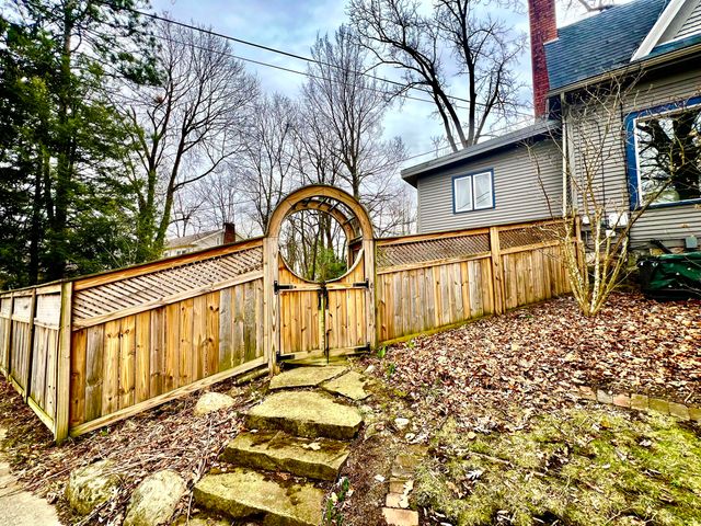 135 Budlong Street, Hillsdale, MI 49242