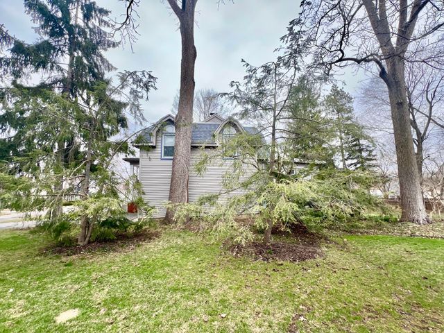 135 Budlong Street, Hillsdale, MI 49242