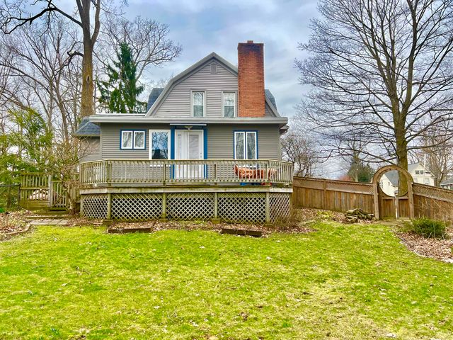 135 Budlong Street, Hillsdale, MI 49242