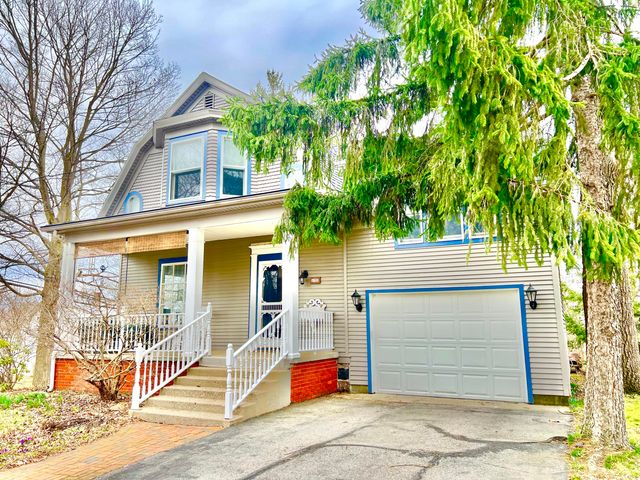 135 Budlong Street, Hillsdale, MI 49242