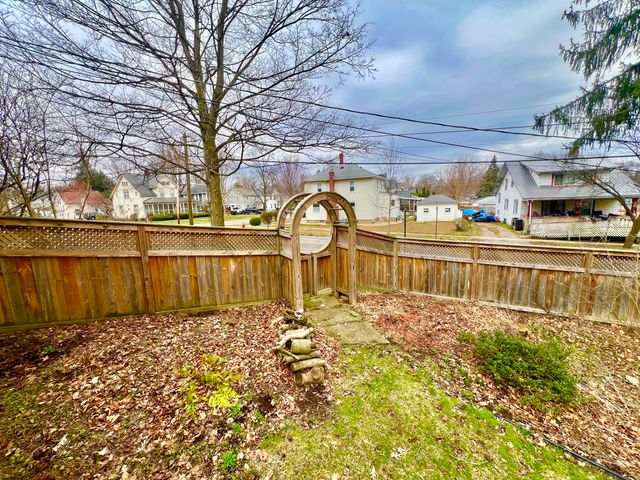 135 Budlong Street, Hillsdale, MI 49242