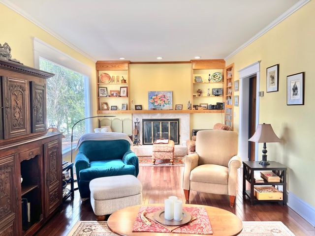 135 Budlong Street, Hillsdale, MI 49242