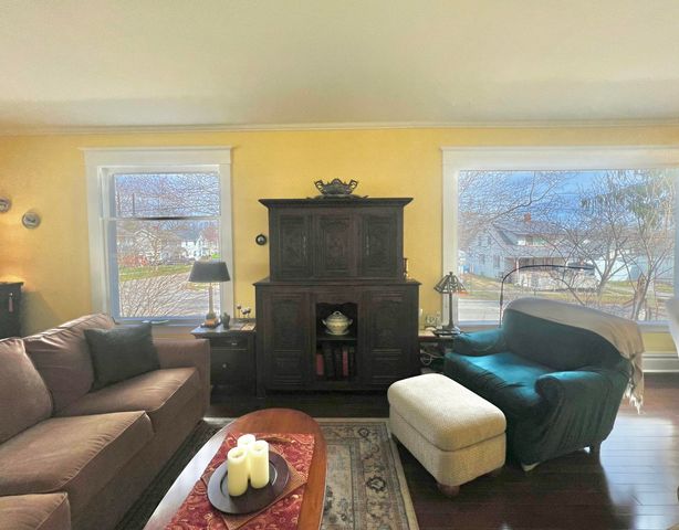 135 Budlong Street, Hillsdale, MI 49242