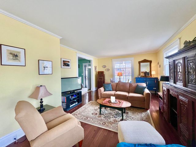 135 Budlong Street, Hillsdale, MI 49242