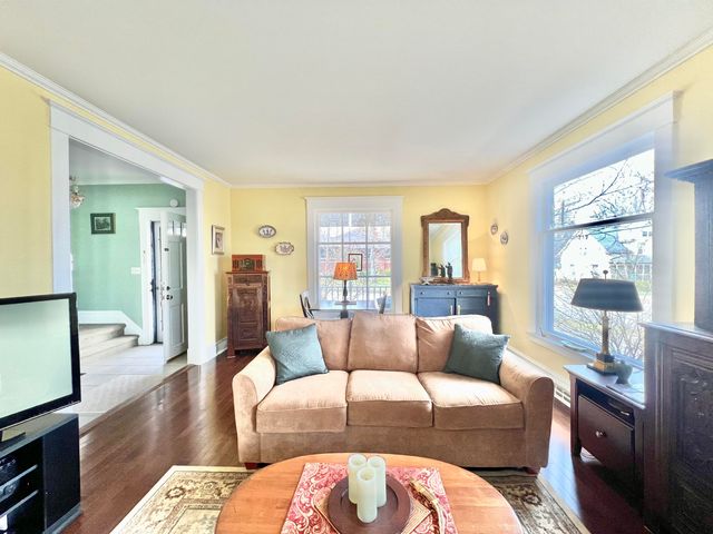 135 Budlong Street, Hillsdale, MI 49242