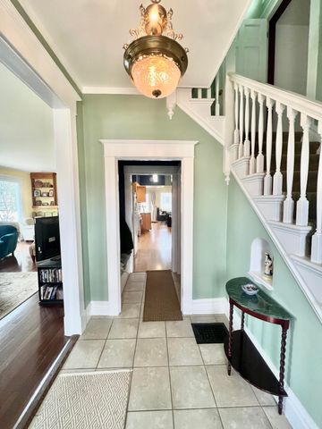 135 Budlong Street, Hillsdale, MI 49242