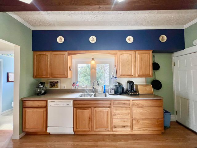 135 Budlong Street, Hillsdale, MI 49242