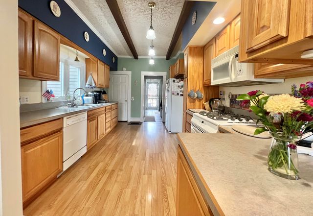 135 Budlong Street, Hillsdale, MI 49242