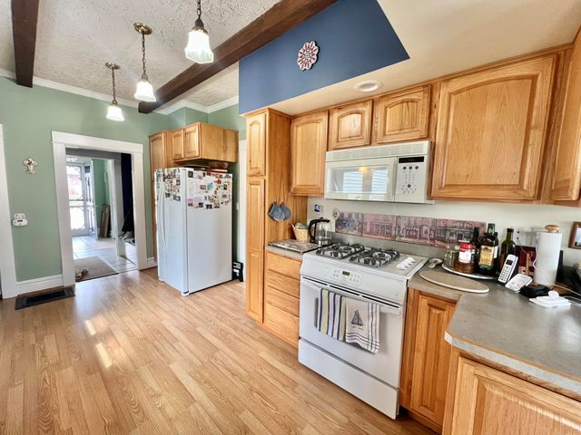 135 Budlong Street, Hillsdale, MI 49242