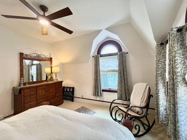 135 Budlong Street, Hillsdale, MI 49242