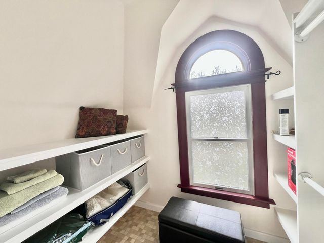 135 Budlong Street, Hillsdale, MI 49242