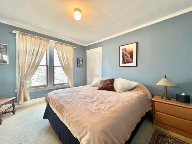 135 Budlong Street, Hillsdale, MI 49242