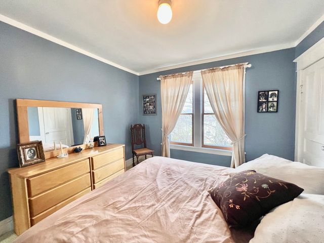 135 Budlong Street, Hillsdale, MI 49242