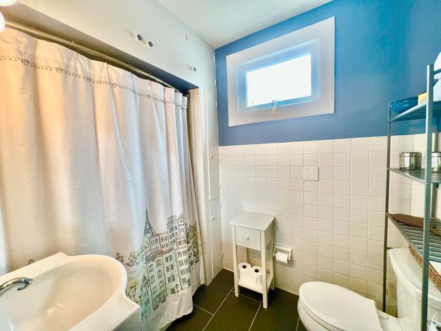 135 Budlong Street, Hillsdale, MI 49242