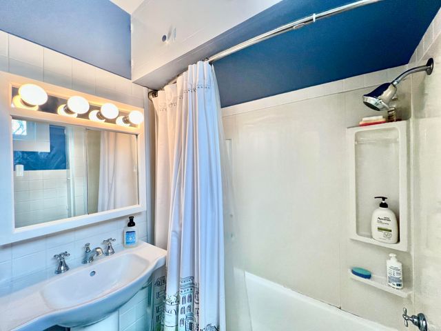 135 Budlong Street, Hillsdale, MI 49242