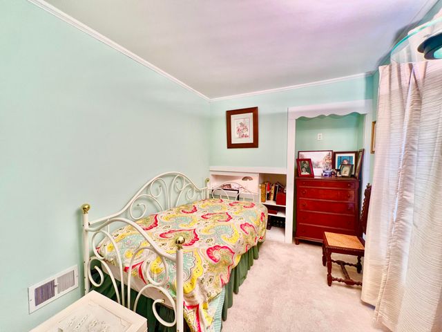 135 Budlong Street, Hillsdale, MI 49242