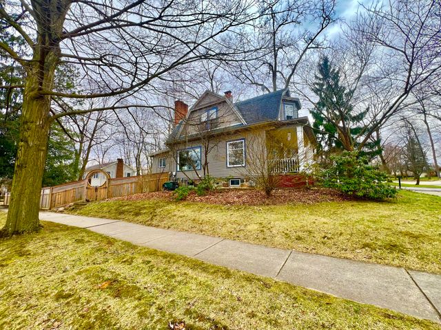 135 Budlong Street, Hillsdale, MI 49242