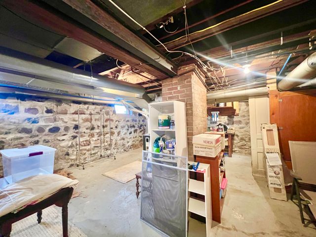 135 Budlong Street, Hillsdale, MI 49242