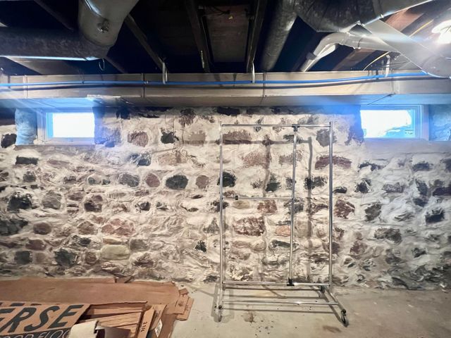 135 Budlong Street, Hillsdale, MI 49242