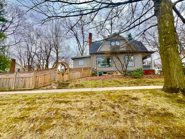 135 Budlong Street, Hillsdale, MI 49242