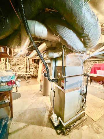 135 Budlong Street, Hillsdale, MI 49242