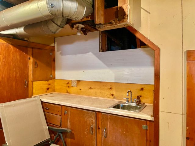 135 Budlong Street, Hillsdale, MI 49242