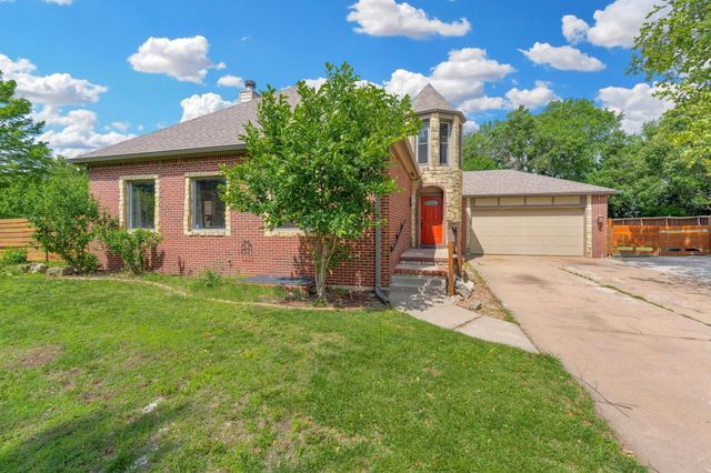 13911 E Bayley Cir, Wichita, KS 67230
