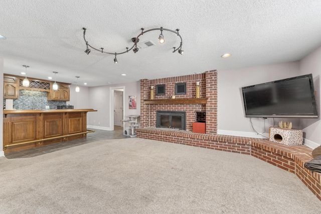 13911 E Bayley Cir, Wichita, KS 67230