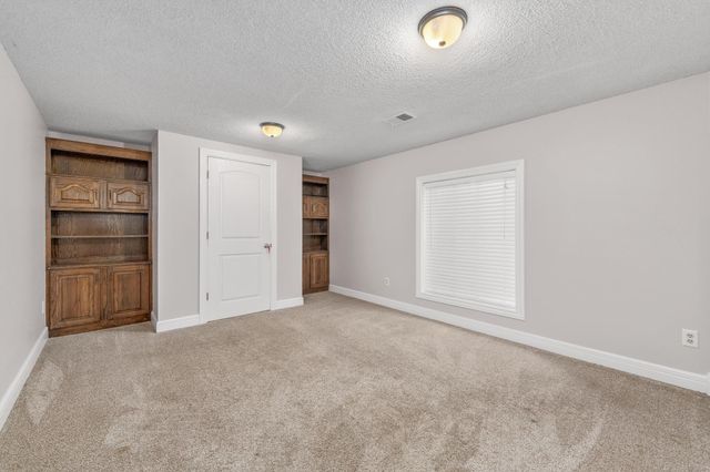 13911 E Bayley Cir, Wichita, KS 67230