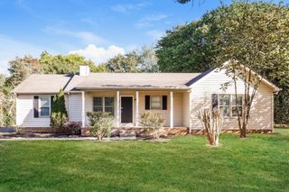 4930 Cloverhill Dr, Murfreesboro, TN 37128