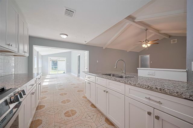 10659 Hazelhurst Drive, Houston, TX 77043