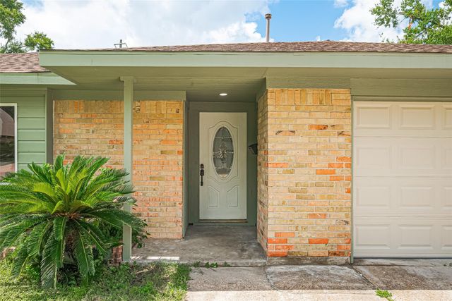 10659 Hazelhurst Drive, Houston, TX 77043