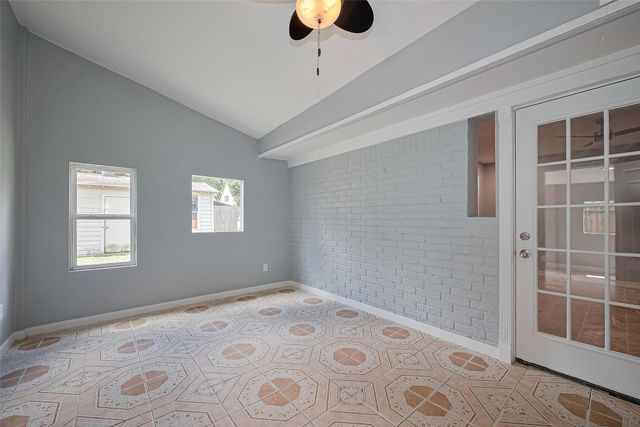 10659 Hazelhurst Drive, Houston, TX 77043