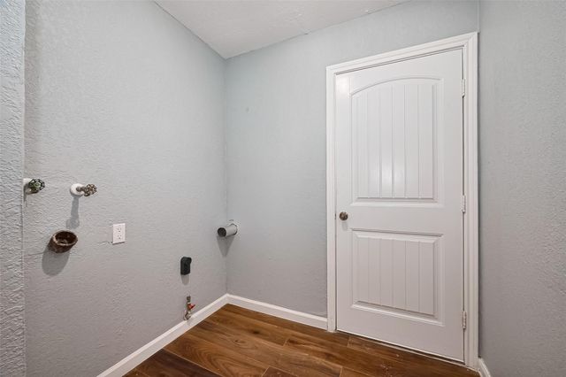 10659 Hazelhurst Drive, Houston, TX 77043