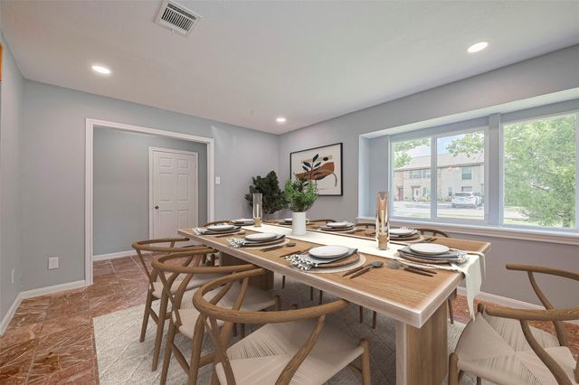 10659 Hazelhurst Drive, Houston, TX 77043