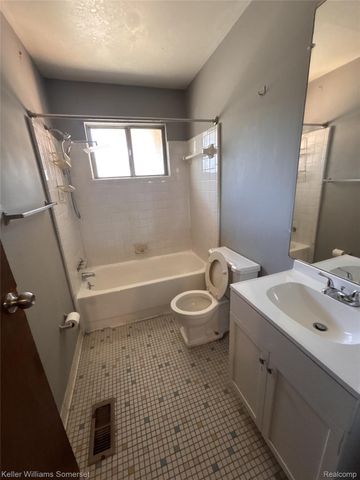 4066 Agnes Avenue, Lincoln Park, MI 48146