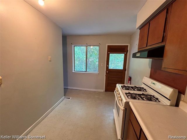 4066 Agnes Avenue, Lincoln Park, MI 48146