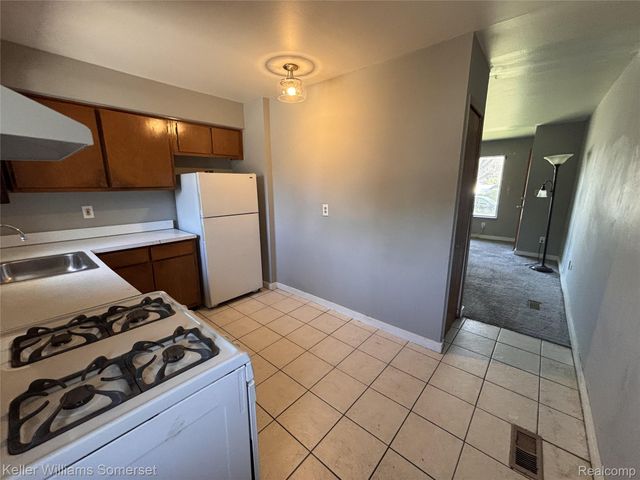 4066 Agnes Avenue, Lincoln Park, MI 48146