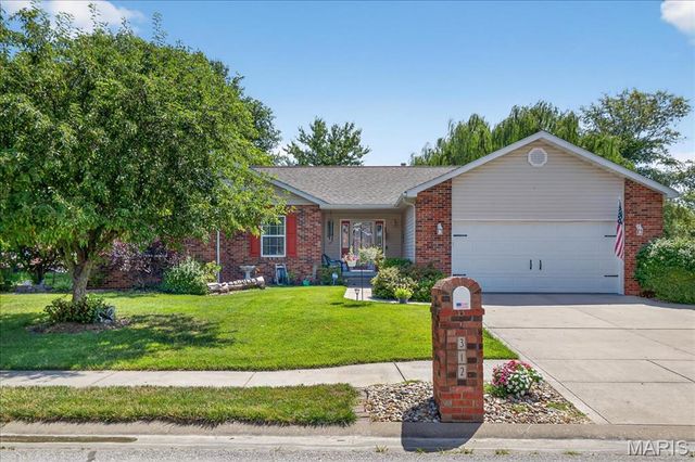 312 Silverthorne Drive, Freeburg, IL 62243