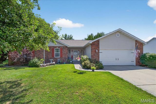 312 Silverthorne Drive, Freeburg, IL 62243