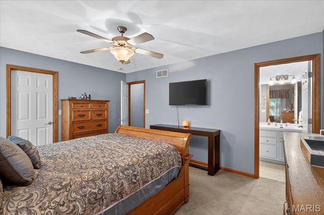 312 Silverthorne Drive, Freeburg, IL 62243