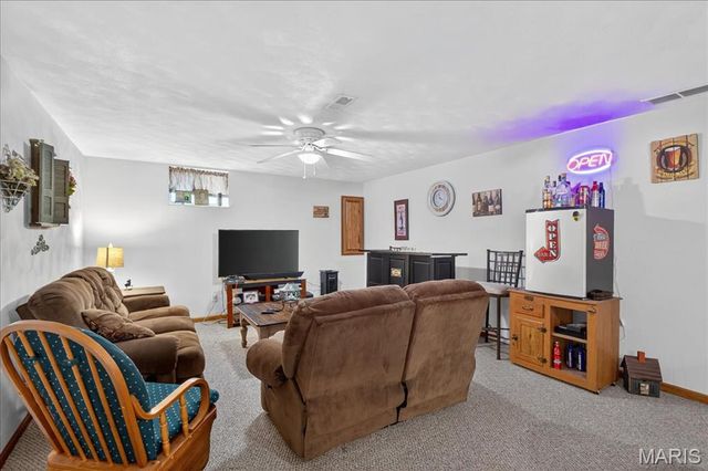 312 Silverthorne Drive, Freeburg, IL 62243