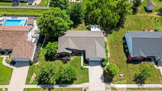 312 Silverthorne Drive, Freeburg, IL 62243