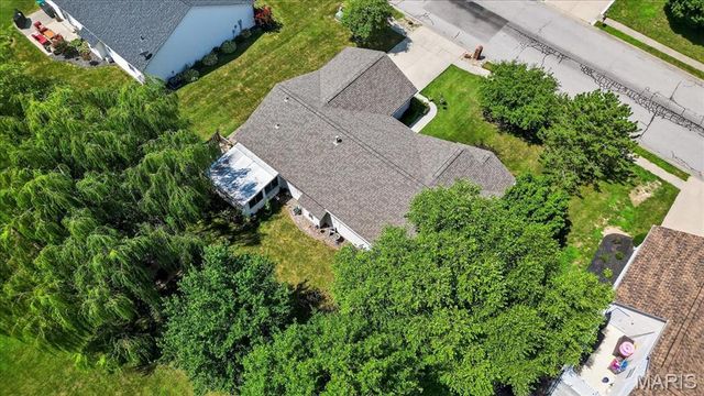 312 Silverthorne Drive, Freeburg, IL 62243