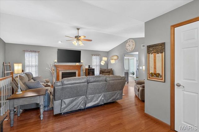 312 Silverthorne Drive, Freeburg, IL 62243