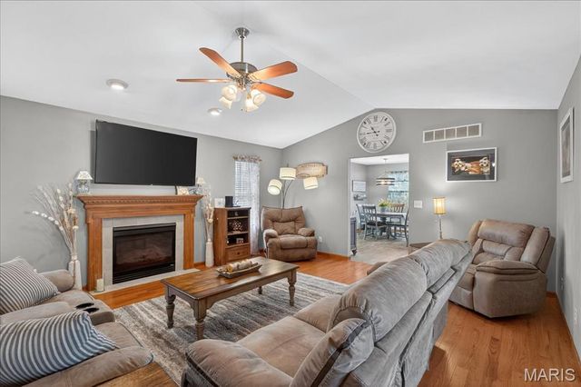 312 Silverthorne Drive, Freeburg, IL 62243