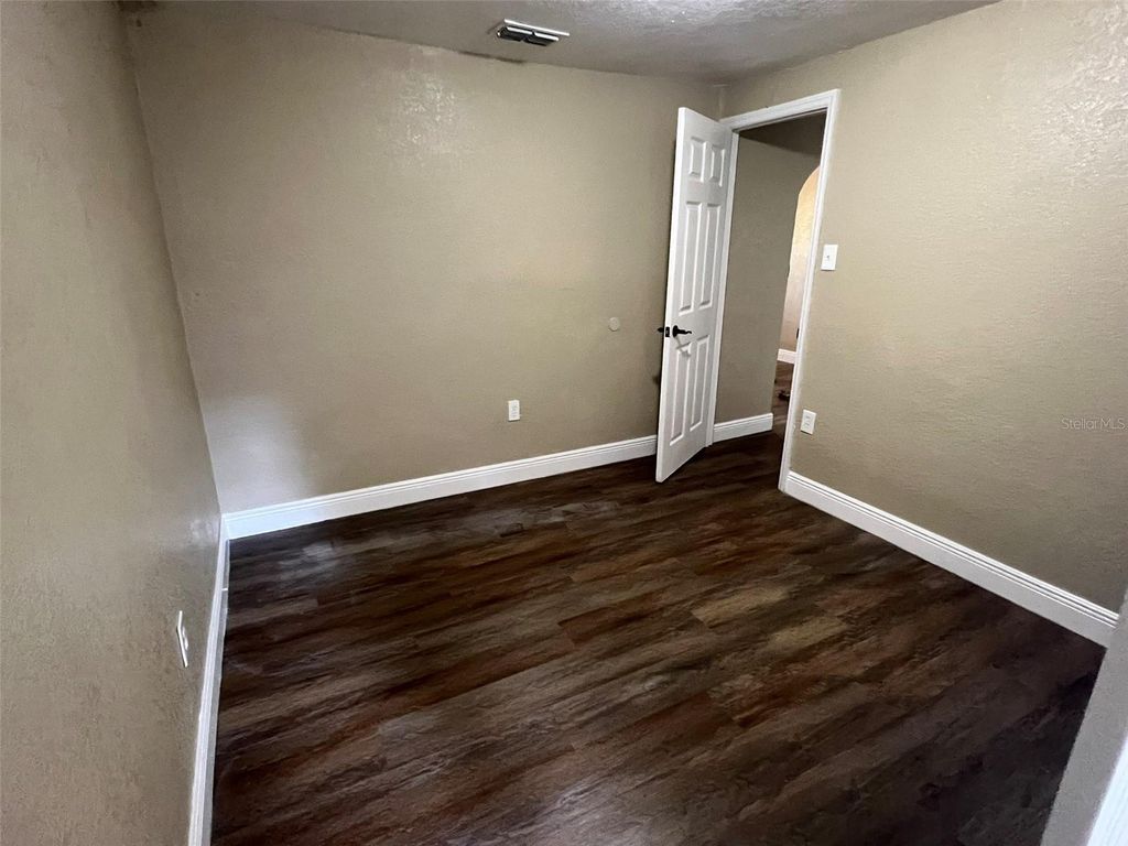 Image 15 of property listing at 1307 W KALEY AVENUE, Orlando, FL 32805