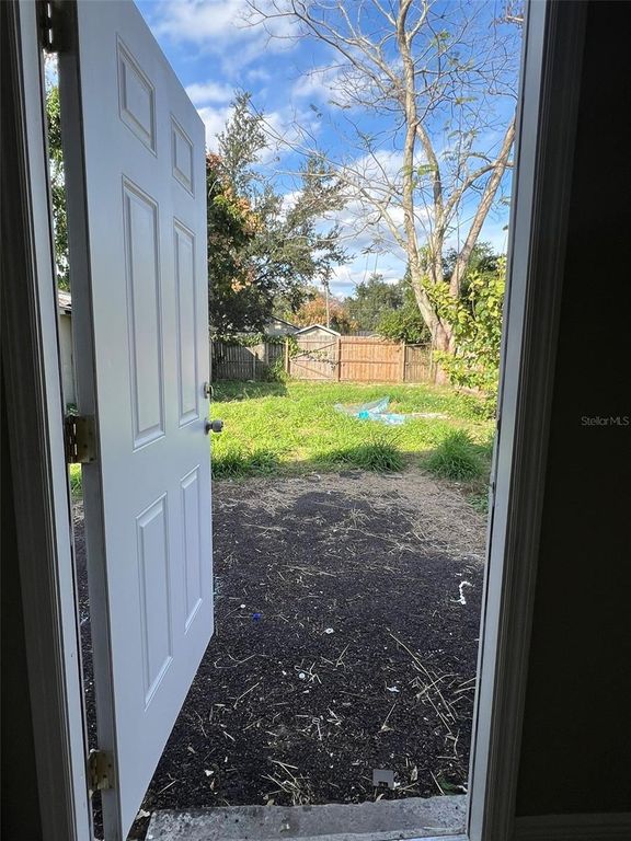 Image 23 of property listing at 1307 W KALEY AVENUE, Orlando, FL 32805